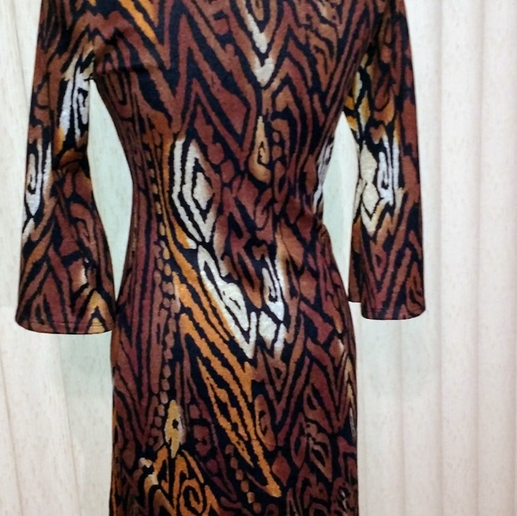 Dress - Picture 2 of 2